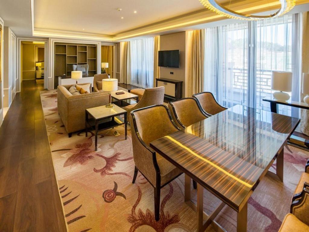 Grand Bay Hotel Beijing Xiaotangzhuang Exterior photo