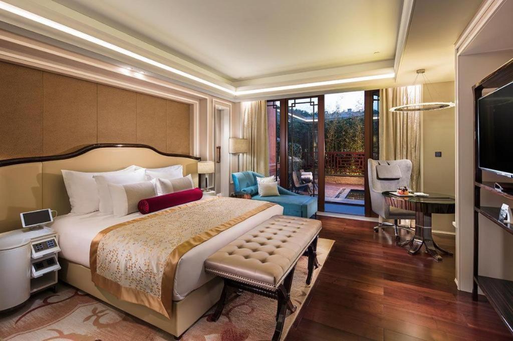 Grand Bay Hotel Beijing Xiaotangzhuang Exterior photo
