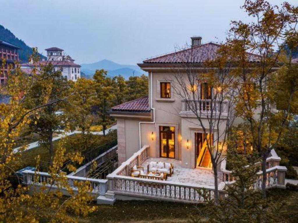 Grand Bay Hotel Beijing Xiaotangzhuang Exterior photo