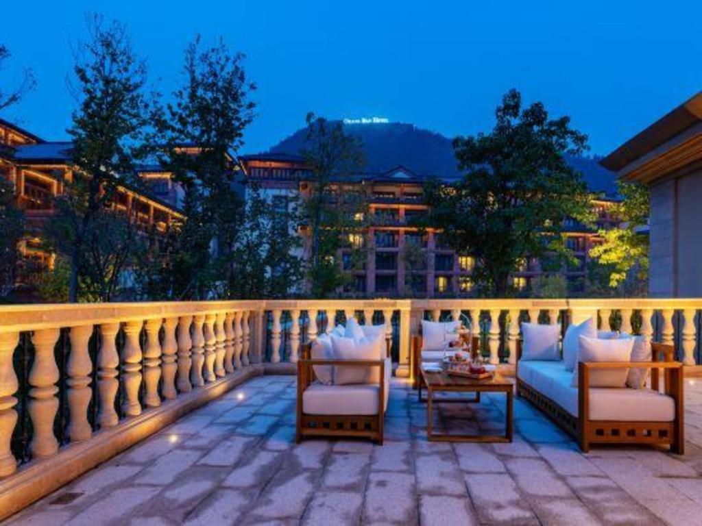 Grand Bay Hotel Beijing Xiaotangzhuang Exterior photo